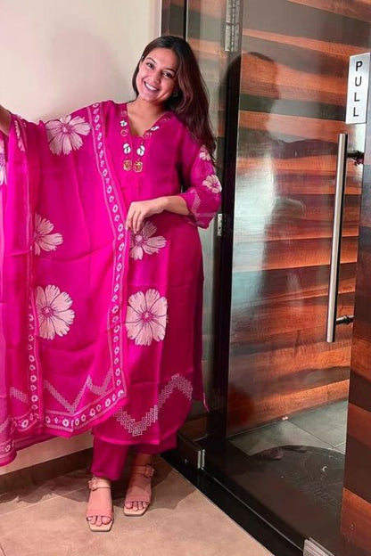 Elegant Floral Embroidered Suit Set with Dupatta