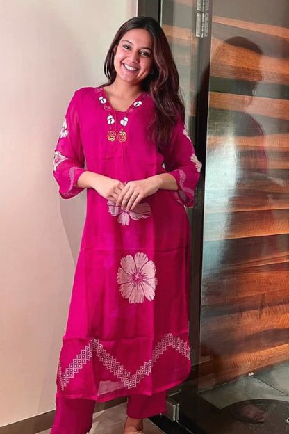 Elegant Floral Embroidered Suit Set with Dupatta