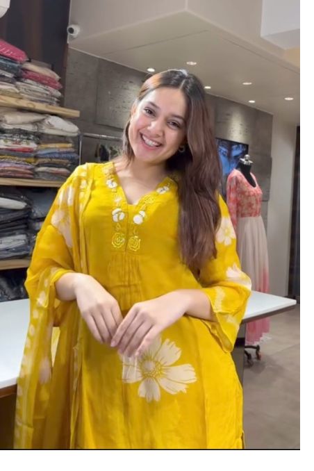 Elegant Floral Embroidered Suit Set with Dupatta