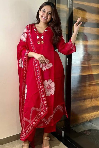 Elegant Floral Embroidered Suit Set with Dupatta