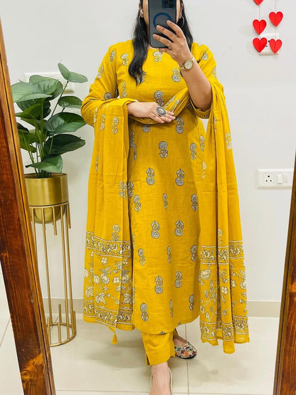 Elegant Printed Suit Set with Dupatta