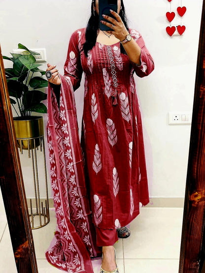 Beautiful Embroidered Suit Set with Dupatta