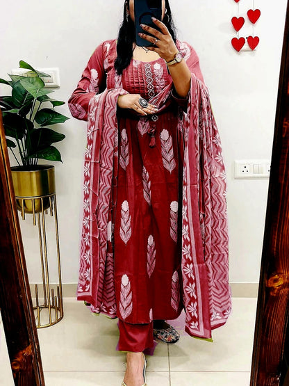 Beautiful Embroidered Suit Set with Dupatta