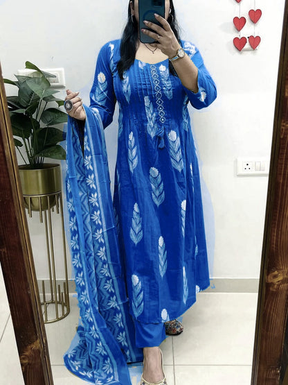 Beautiful Embroidered Suit Set with Dupatta