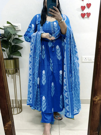 Beautiful Embroidered Suit Set with Dupatta